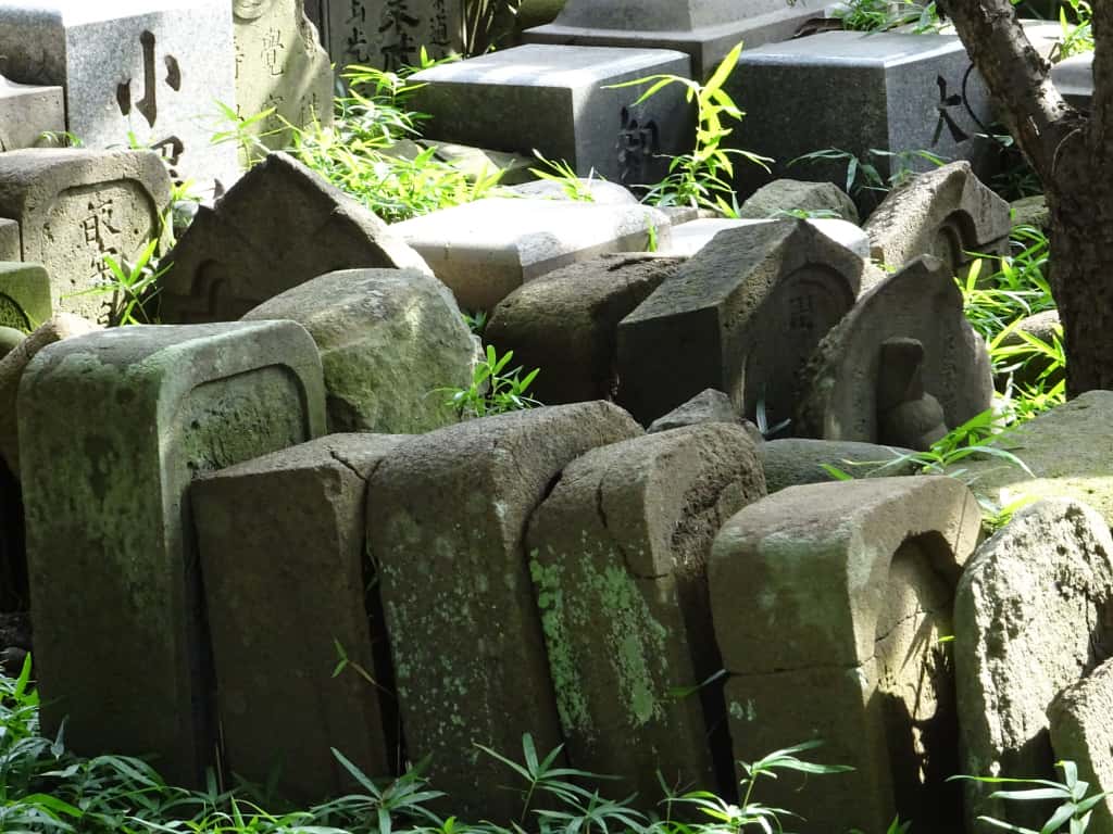 無縁仏とは